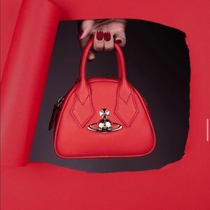 Vivian Westwood, Chinese New Year Red vegan Mini Yasmine bag🖤
Limited edition